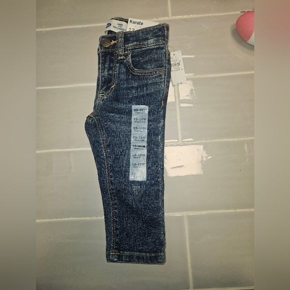NWT* Old Navy Karate Skinny Jeans - Picture 2 of 4